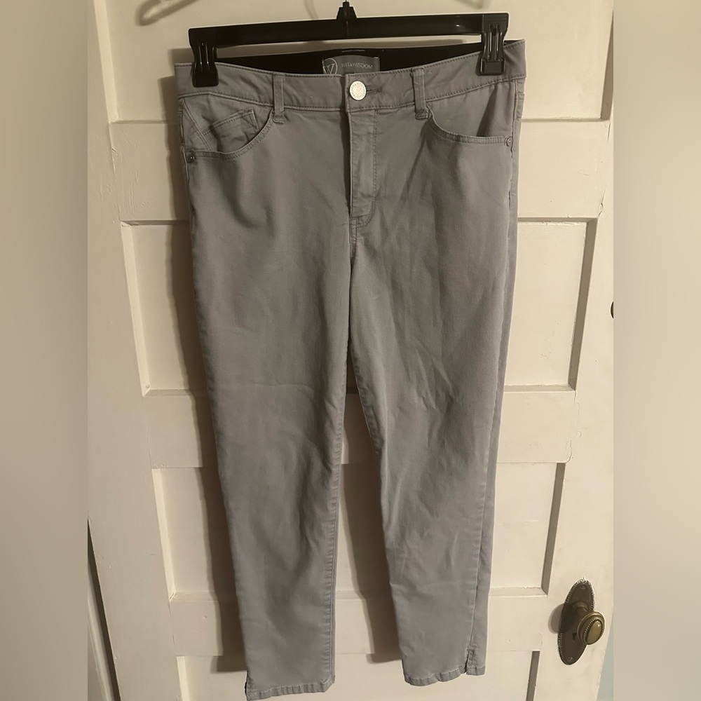 Wit & Wisdom Light Gray Ankle Jeans